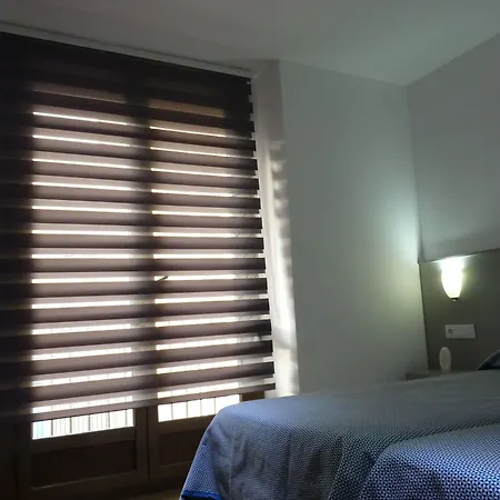 オスタル ドラサネース ゲストハウス 2*