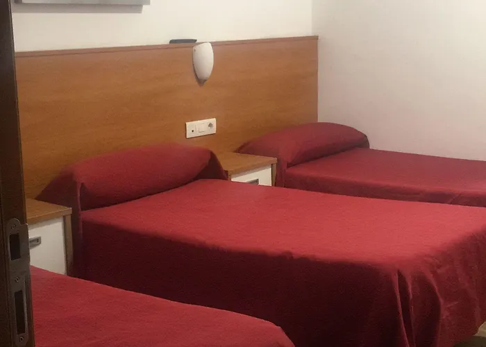 オスタル ドラサネース ゲストハウス 2*