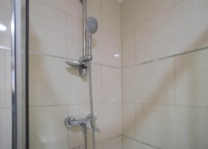 オスタル ドラサネース 2*