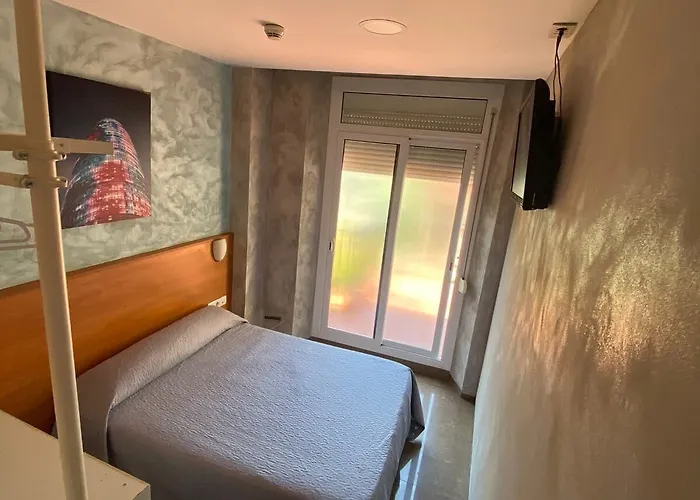 オスタル ドラサネース 2* バルセロナ